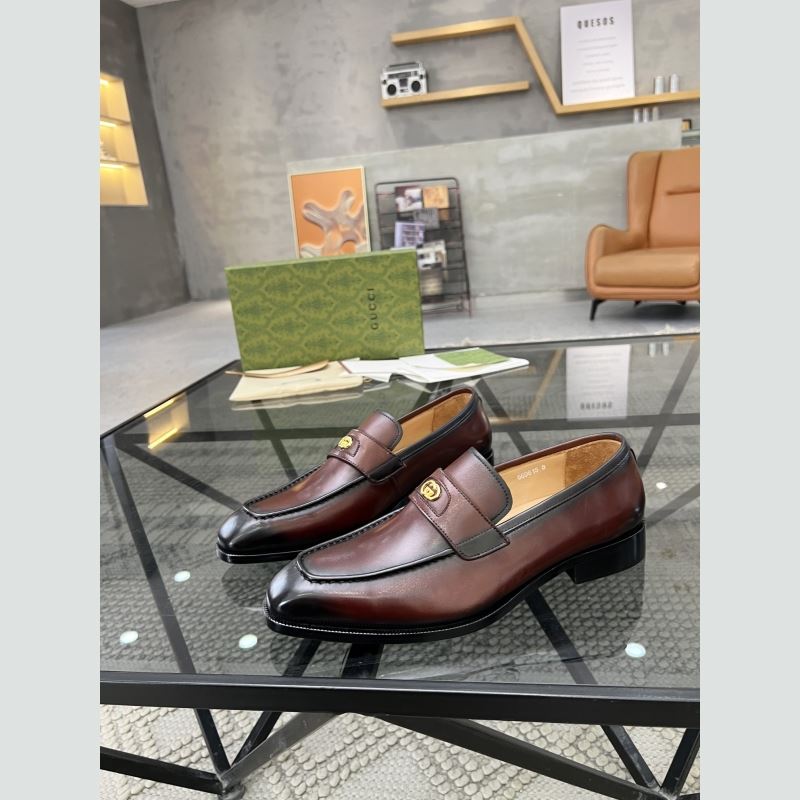 G*u*i leather shoes